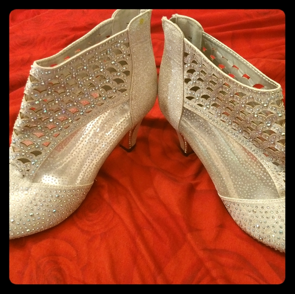 Gliterry crystal silver wedges